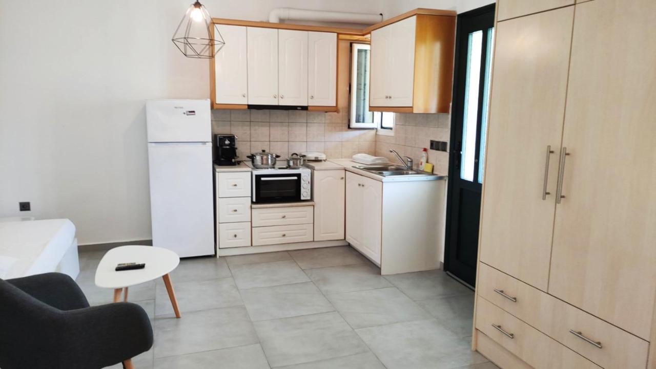 Dionysia Rooms Lefkada City Екстер'єр фото