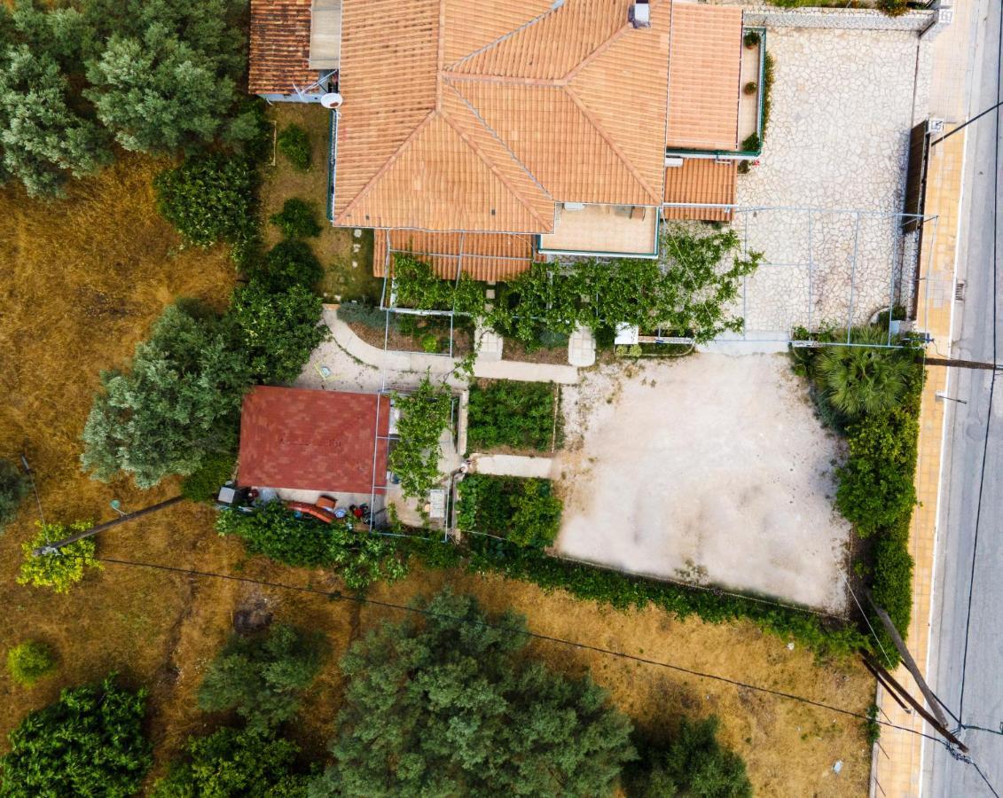 Dionysia Rooms Lefkada City Екстер'єр фото