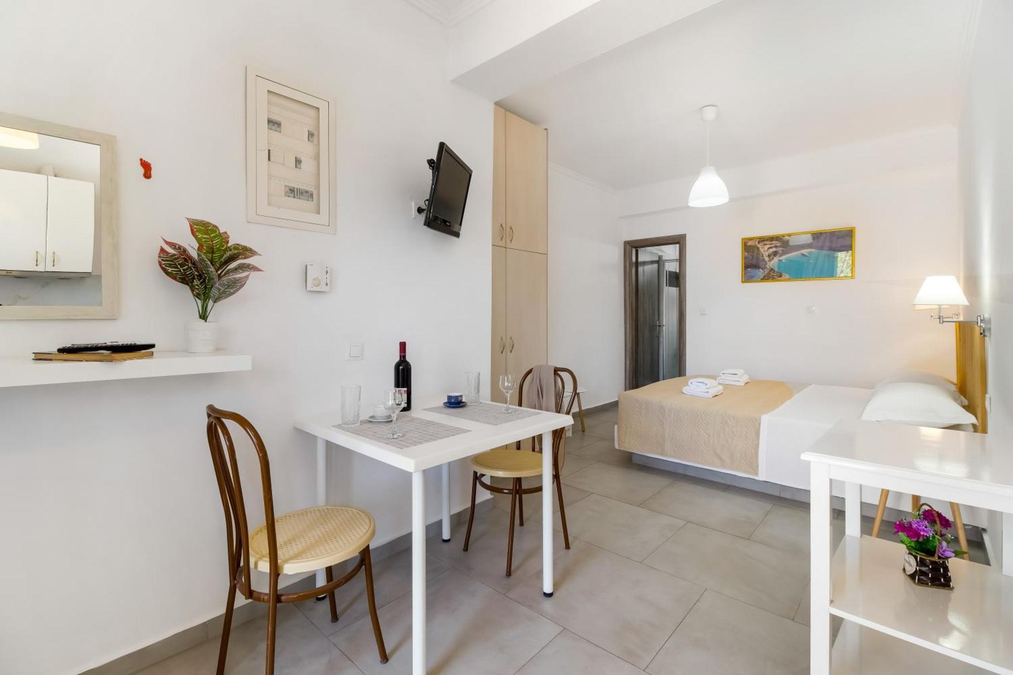 Dionysia Rooms Lefkada City Екстер'єр фото