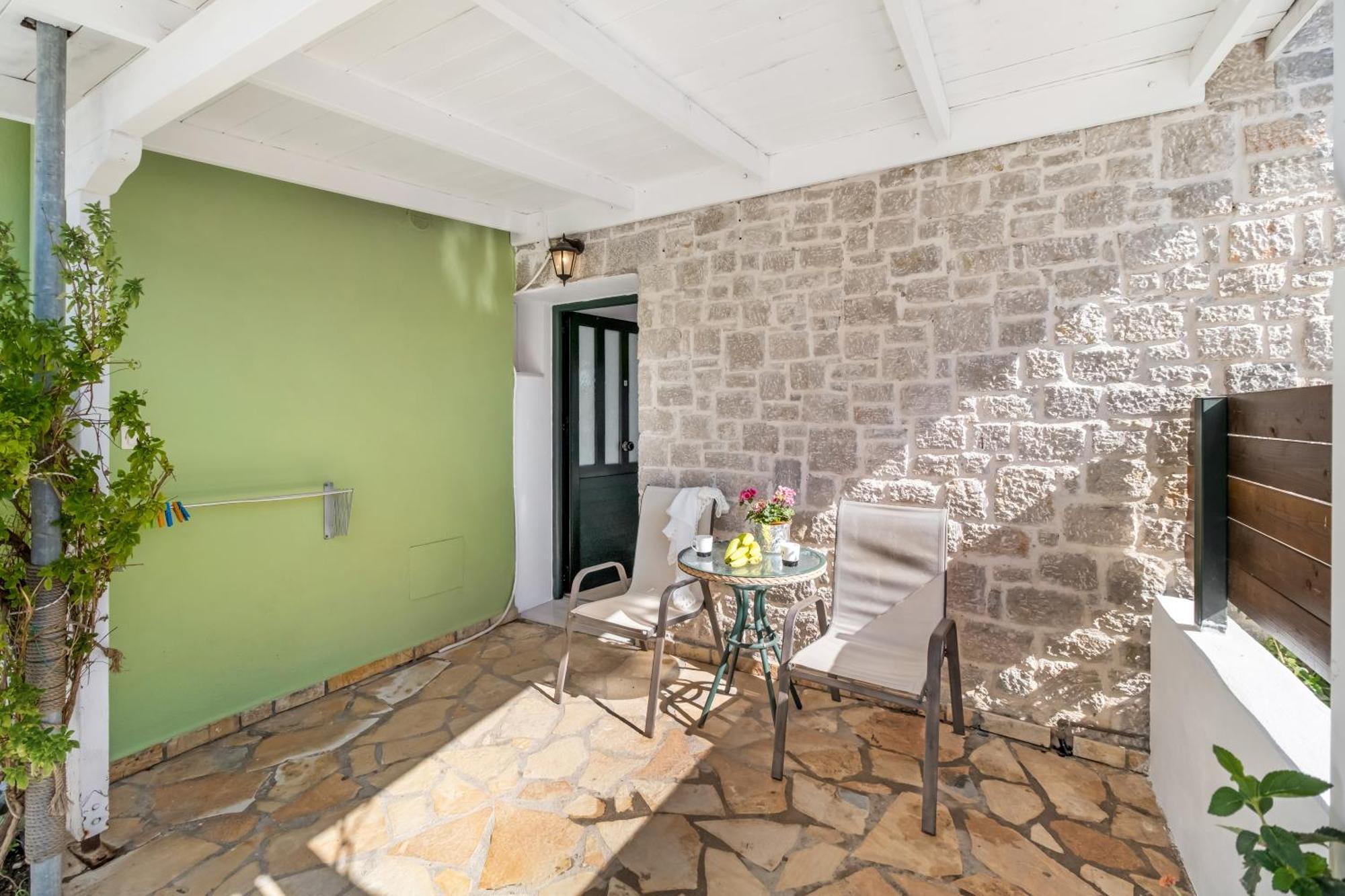 Dionysia Rooms Lefkada City Екстер'єр фото