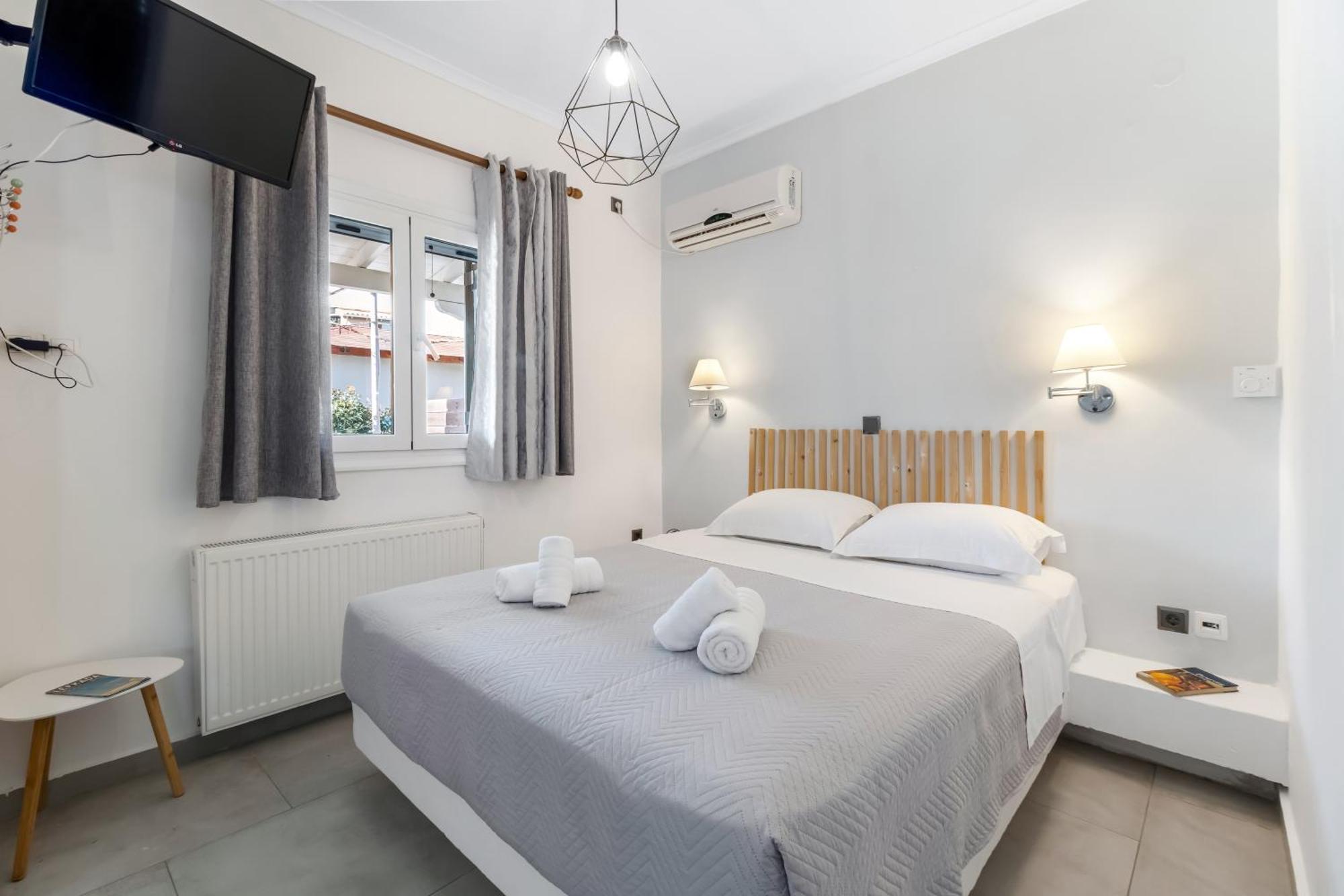Dionysia Rooms Lefkada City Екстер'єр фото