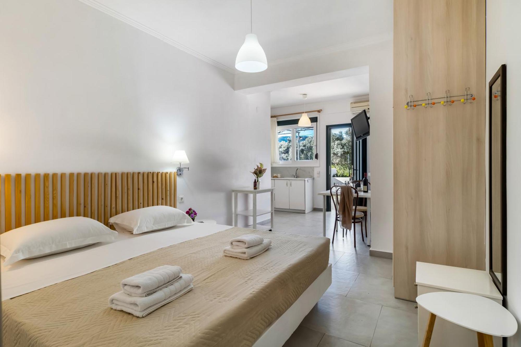 Dionysia Rooms Lefkada City Екстер'єр фото