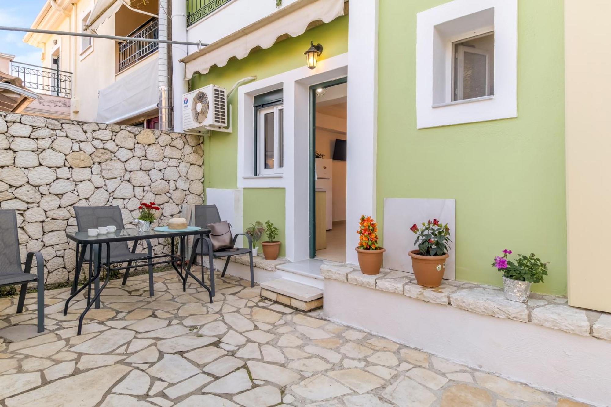 Dionysia Rooms Lefkada City Екстер'єр фото